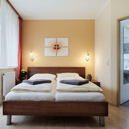Pension Zum Romer Enns Exterior foto
