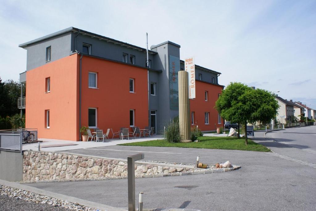 Pension Zum Romer Enns Exterior foto